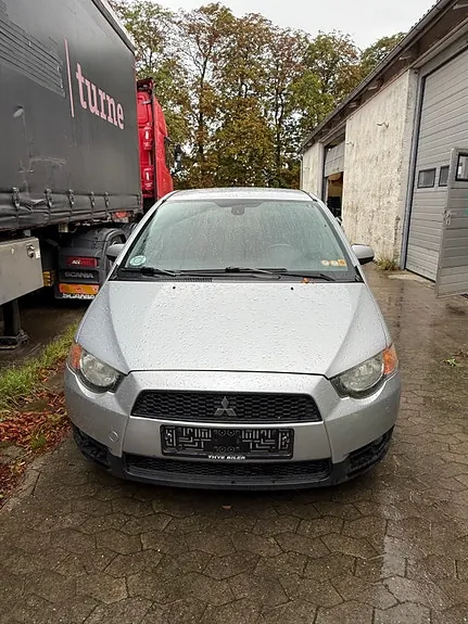 Mitsubishi Colt 2010 photo 3