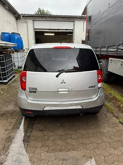 Mitsubishi Colt 2010 photo 4