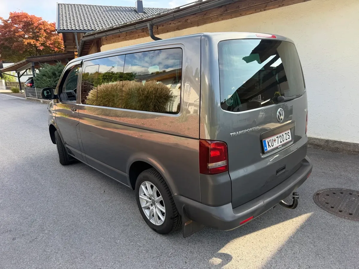 Volkswagen T5 2011 photo 2