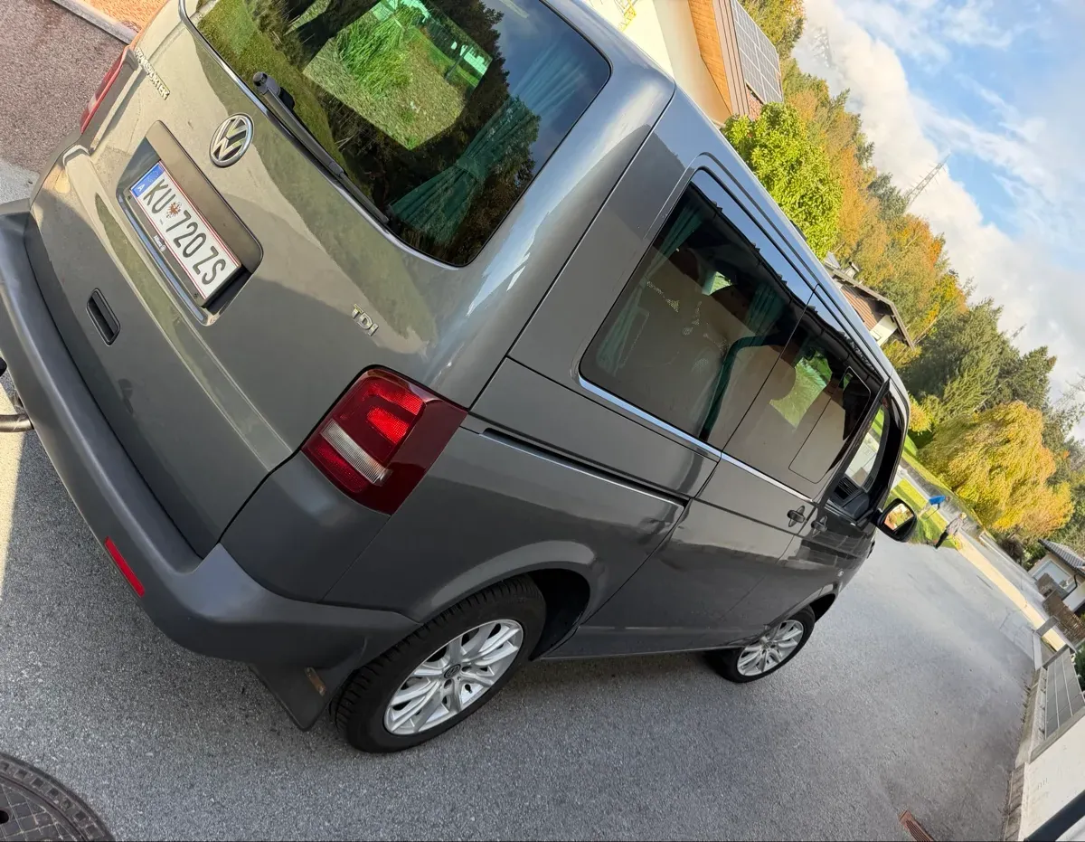 Volkswagen T5 2011 photo 3