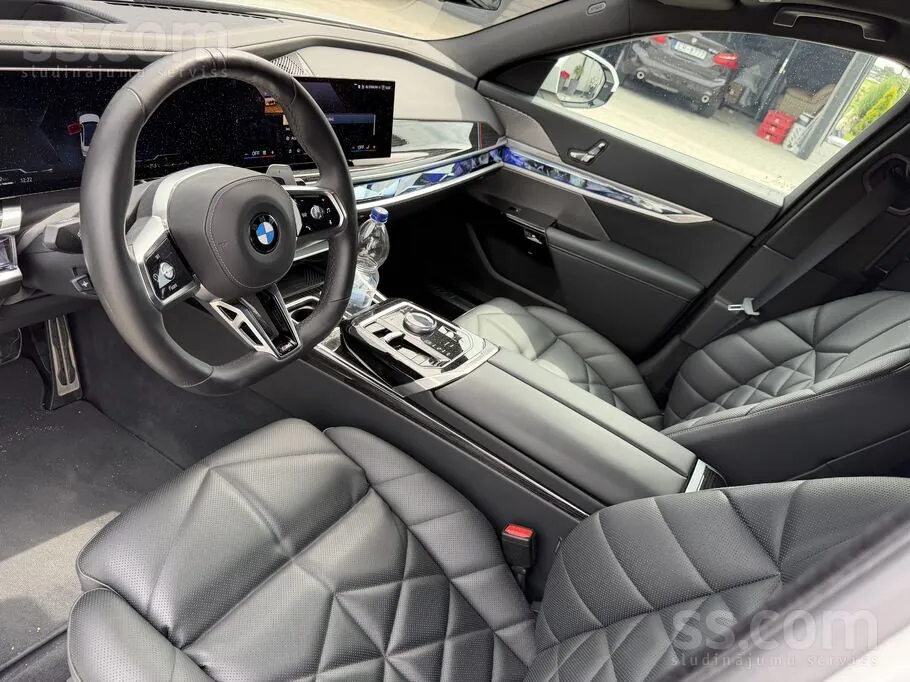 BMW 740 2024 photo 5