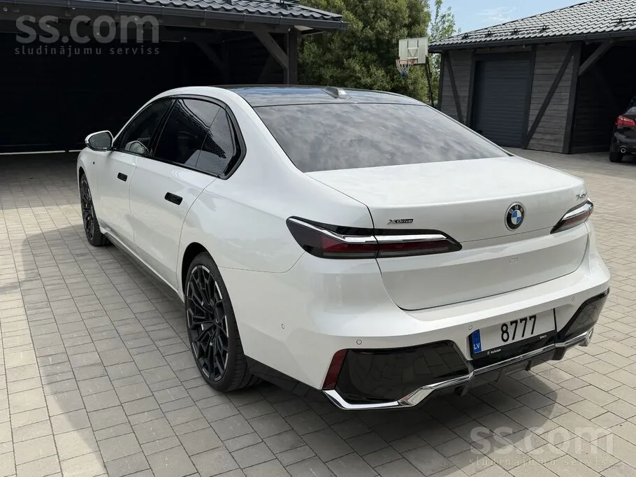 BMW 740 2024 photo 4