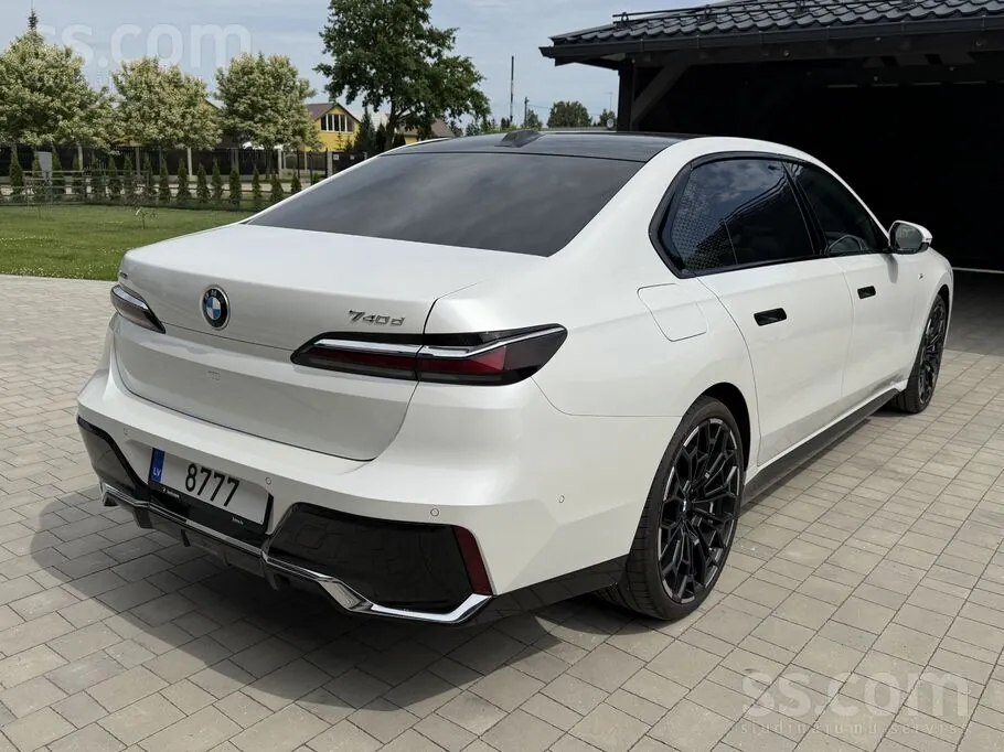 BMW 740 2024 photo 3