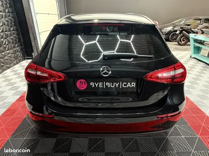 Mercedes-Benz A-Class 2022 photo 4