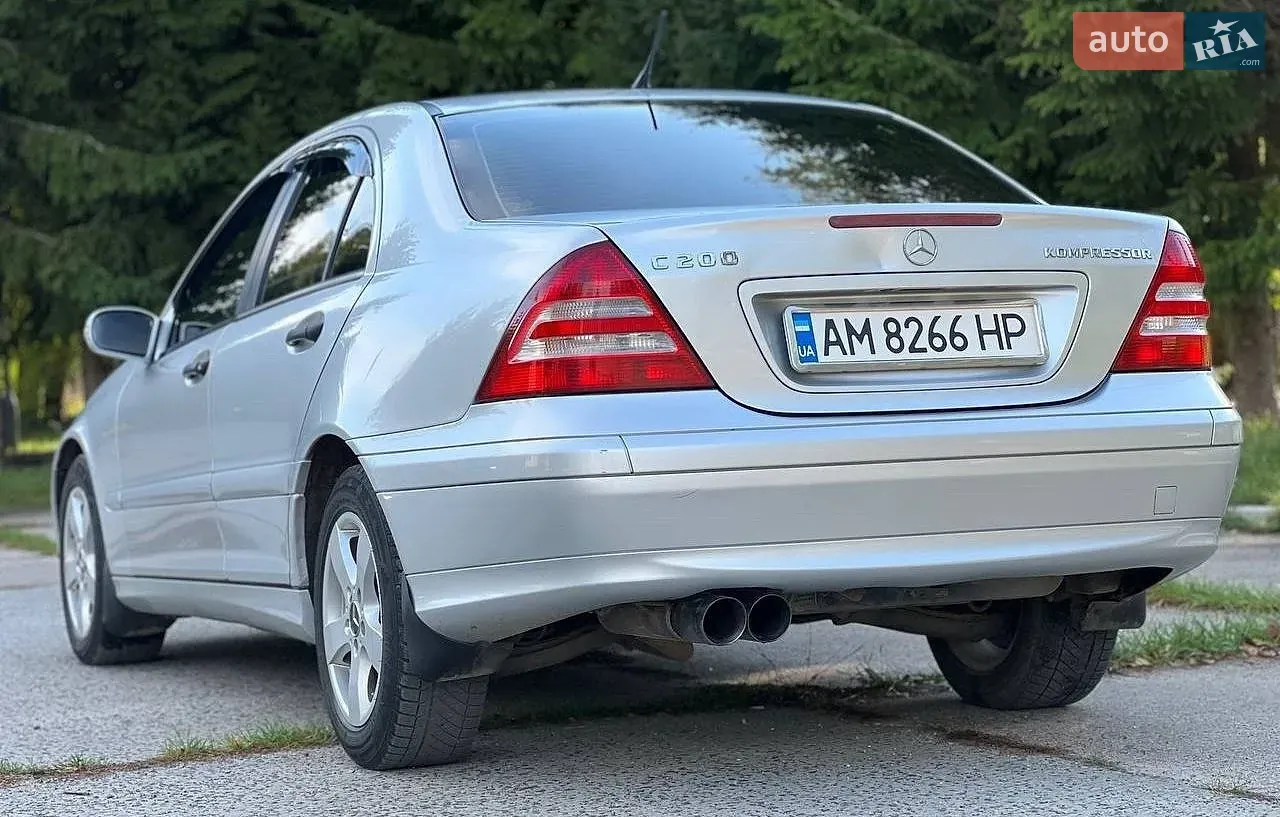 Mercedes-Benz C-Class 2006 photo 4