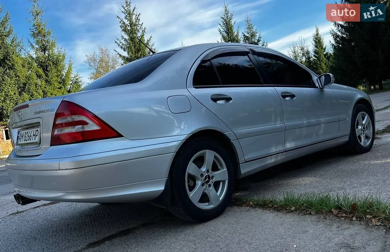 Mercedes-Benz C-Class 2006 photo 3