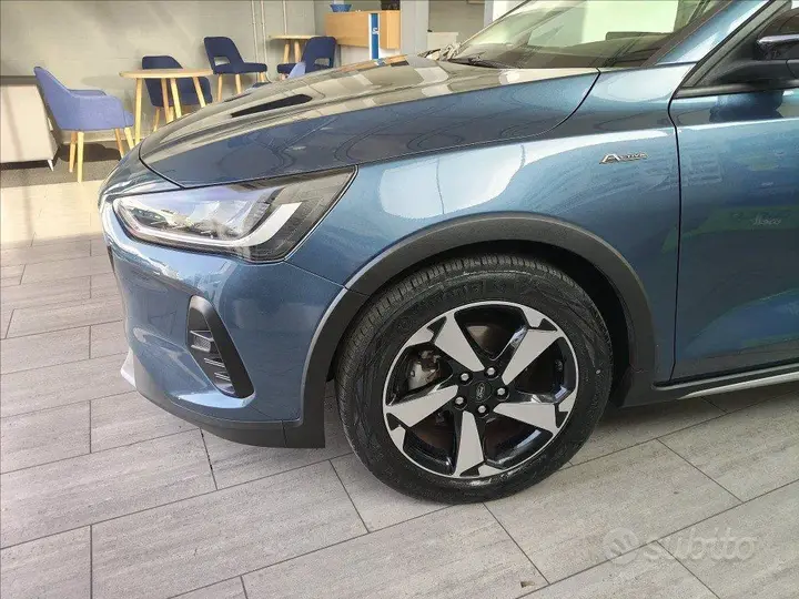 Ford Focus 2023 photo 2