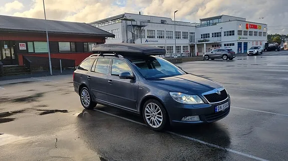 Skoda Octavia 2011 photo 3