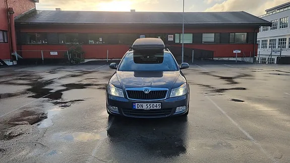 Skoda Octavia 2011 photo 2