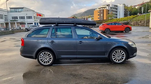 Skoda Octavia 2011 photo 4