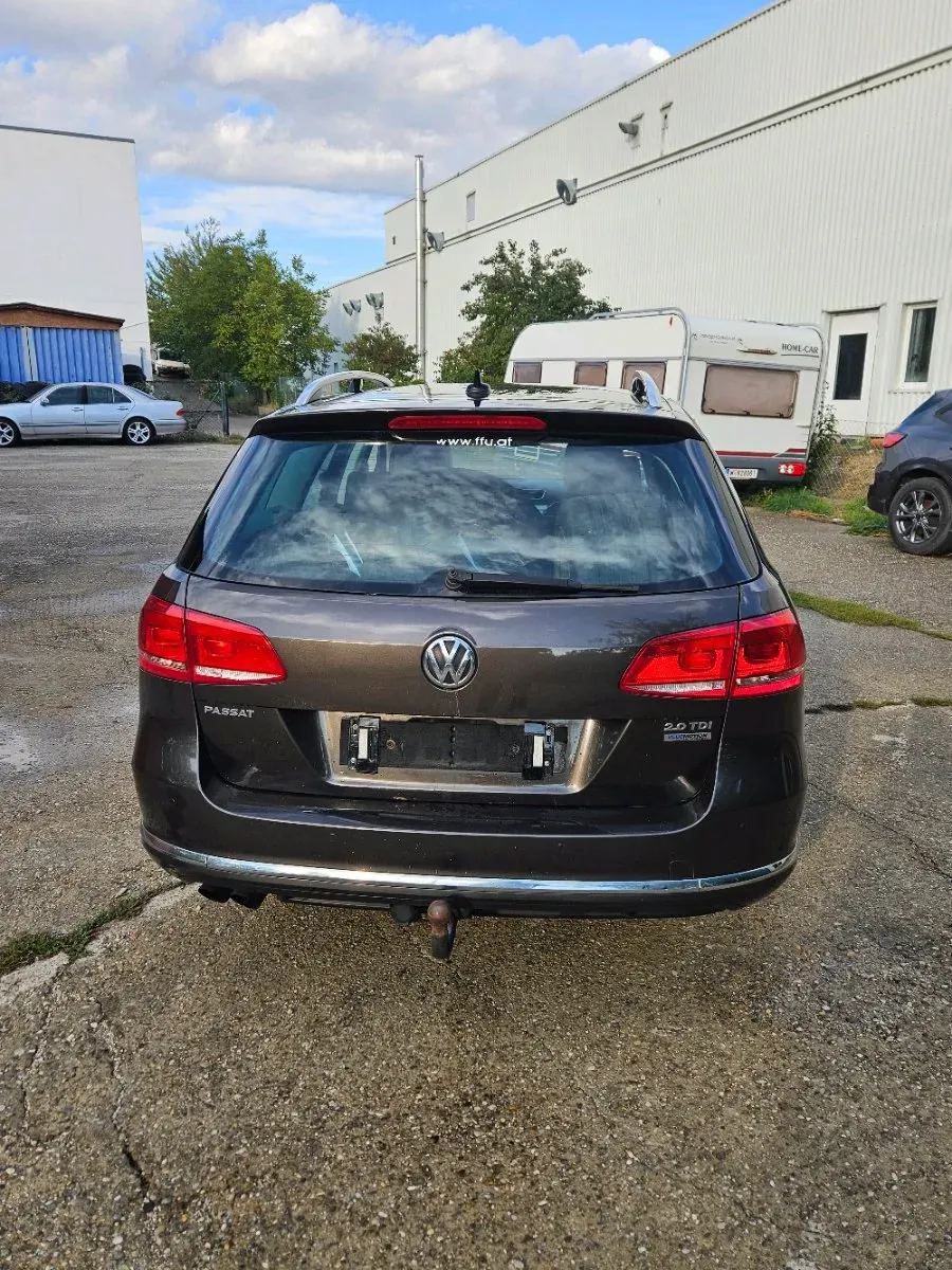 Volkswagen Passat 2012 photo 3
