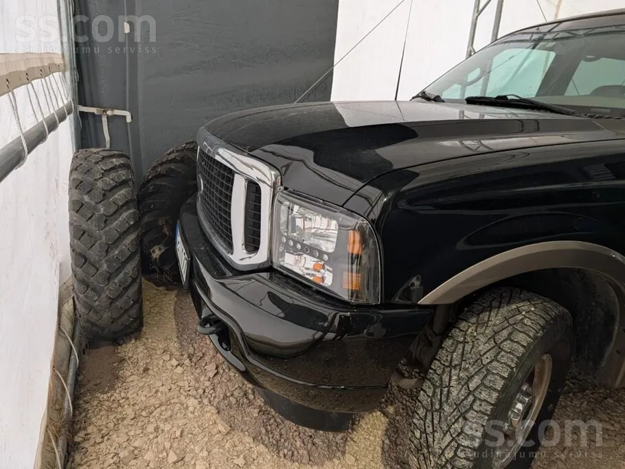 Ford Excursion 2001 photo 3