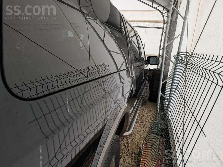 Ford Excursion 2001 photo 4