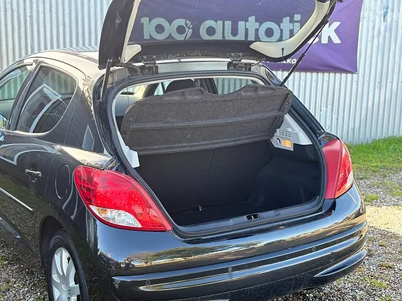 Peugeot 207 2011 photo 5