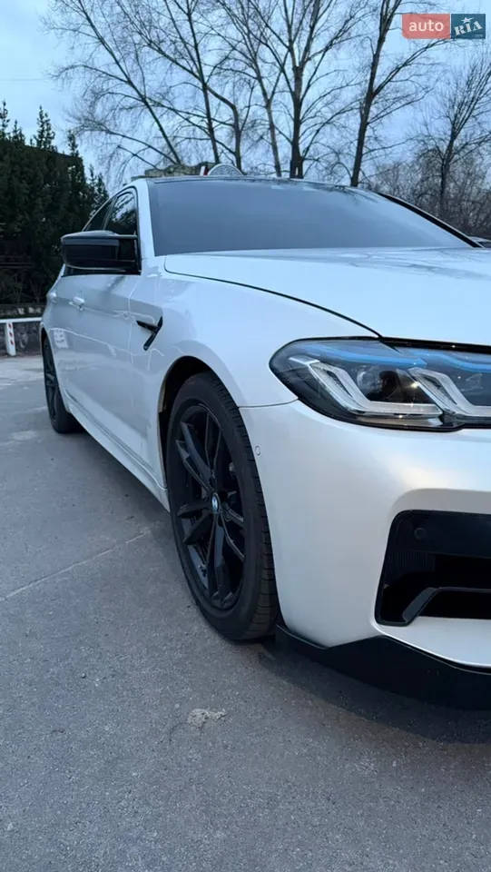 BMW 5 Series 2019 photo 5