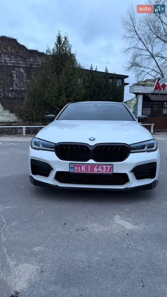 BMW 5 Series 2019 photo 2