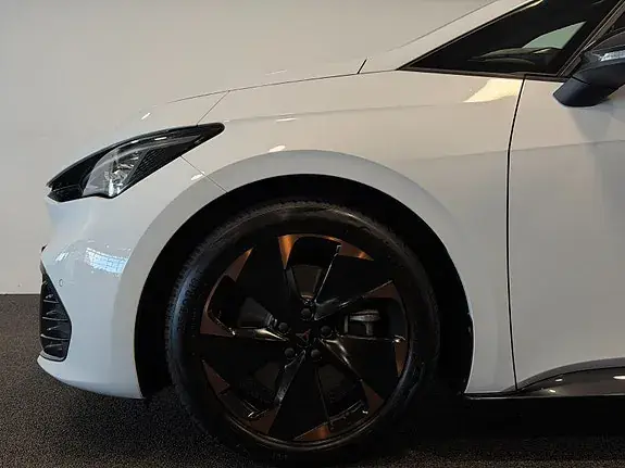 Cupra Born 2024 photo 2
