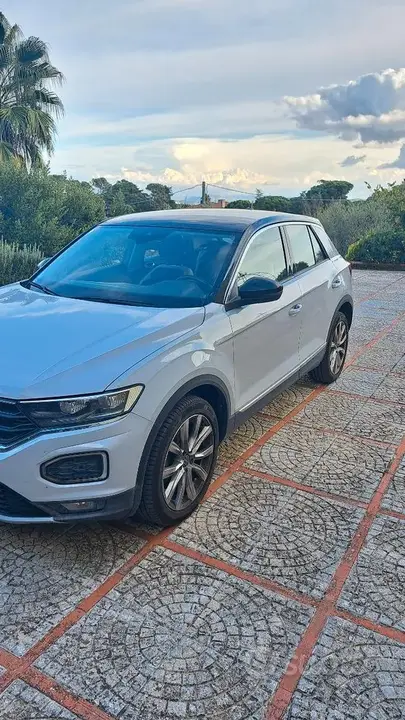 Volkswagen T-Roc 2021 photo 2
