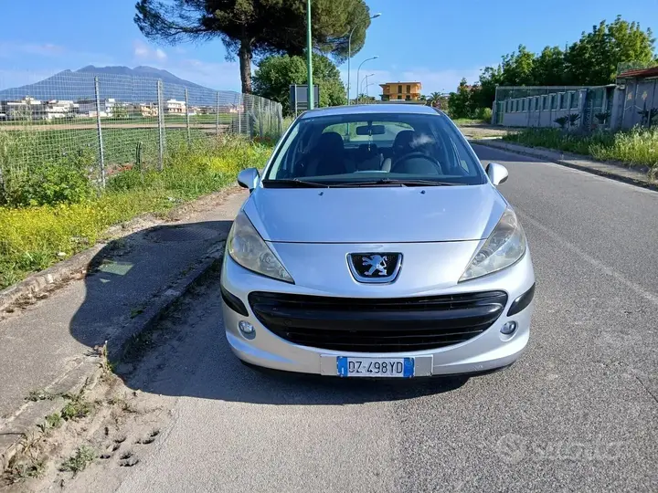 Peugeot 207 2009 photo 3