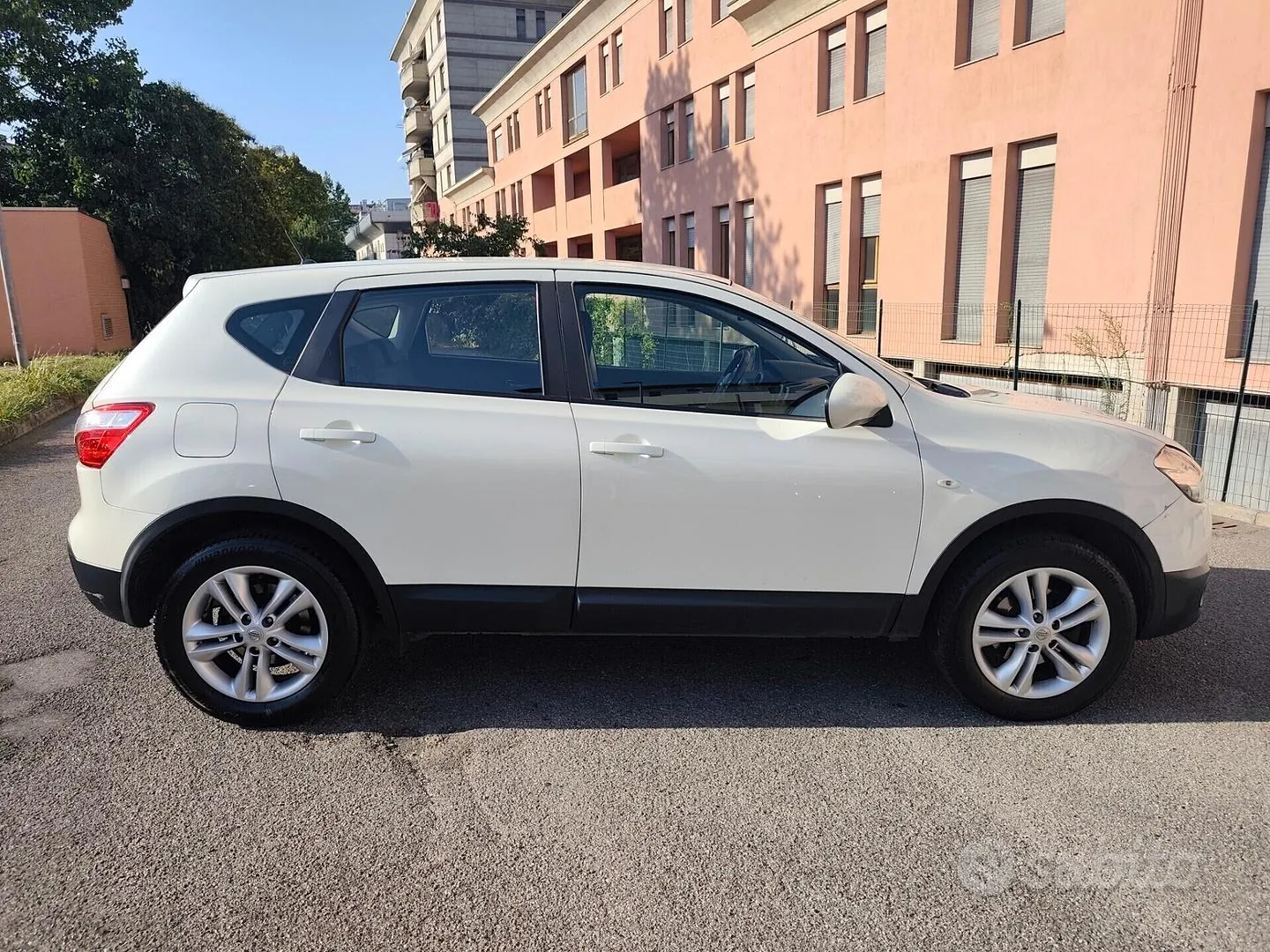 Nissan Qashqai 2014 photo 4