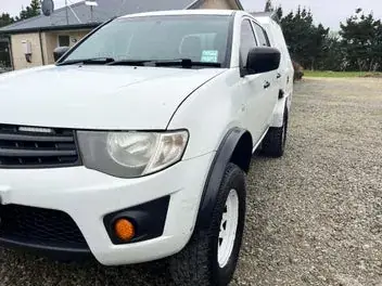 Mitsubishi Triton 2011 photo 3