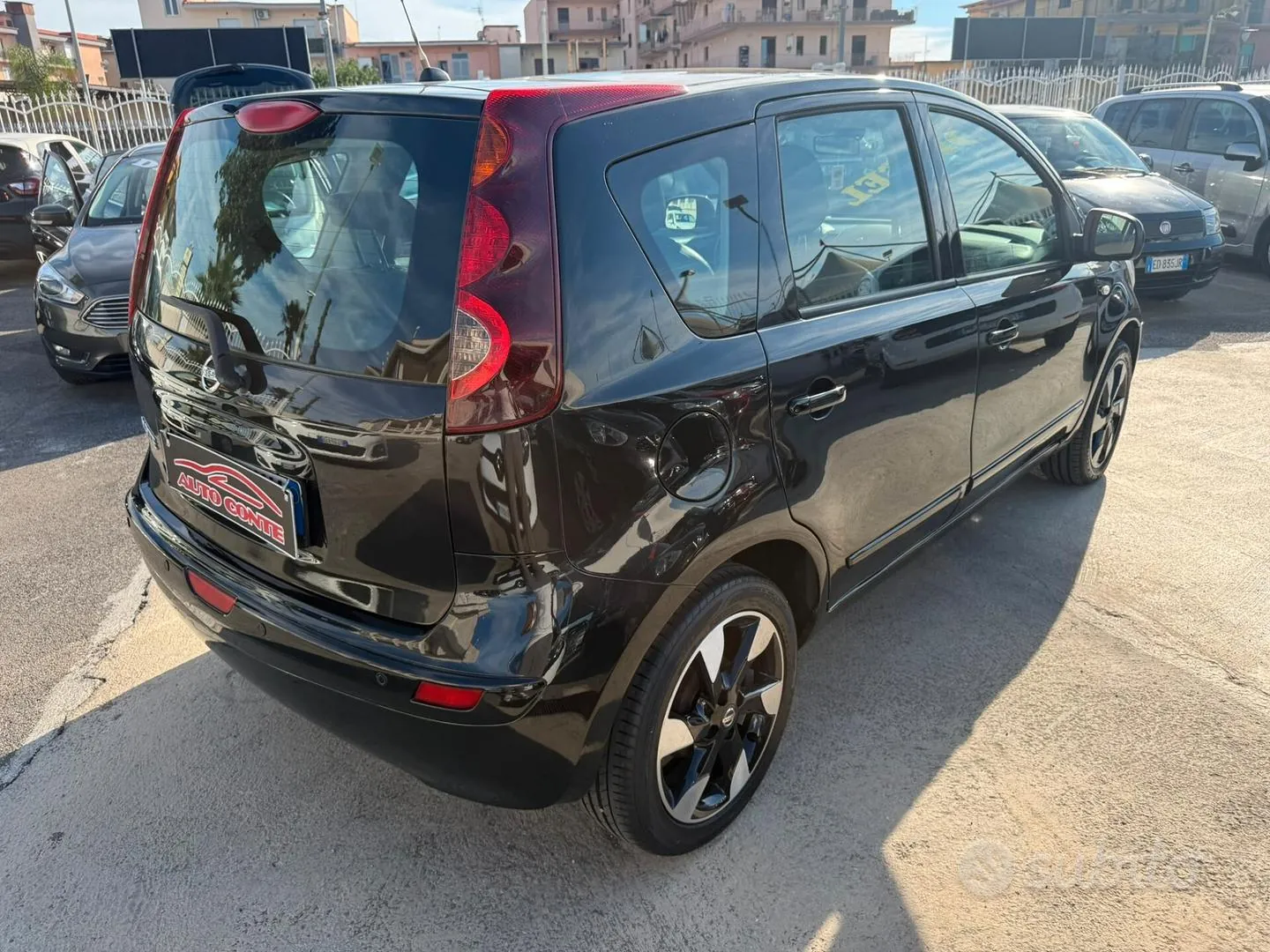 Nissan Note 2012 photo 4