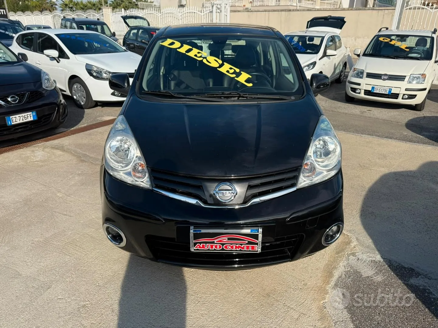 Nissan Note 2012 photo 2