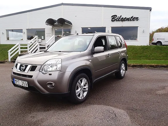 Nissan X-Trail 2010 photo 2