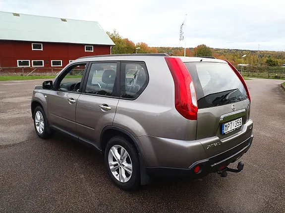 Nissan X-Trail 2010 photo 4