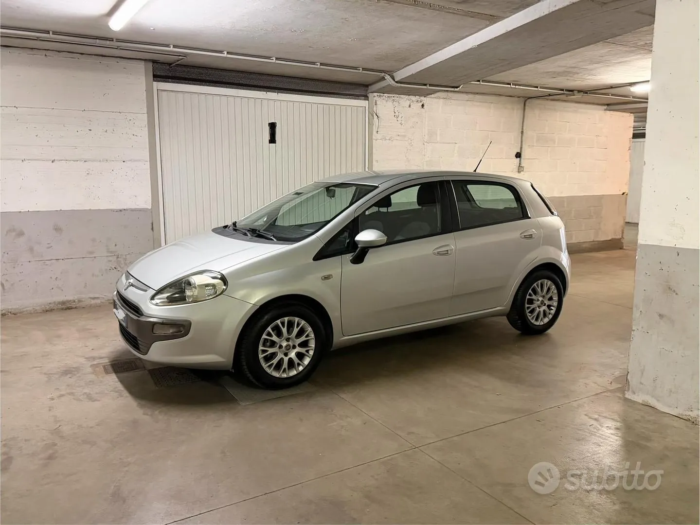 Fiat Punto Evo 2012 photo 2