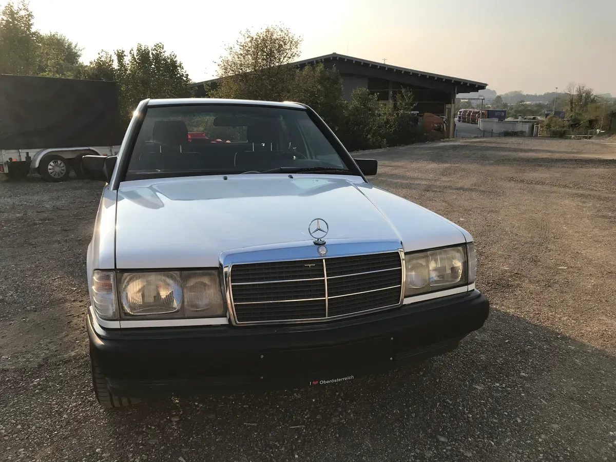 Mercedes-Benz 190 1992 photo 2