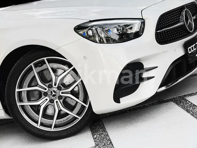 Mercedes-Benz E200 2023 photo 4