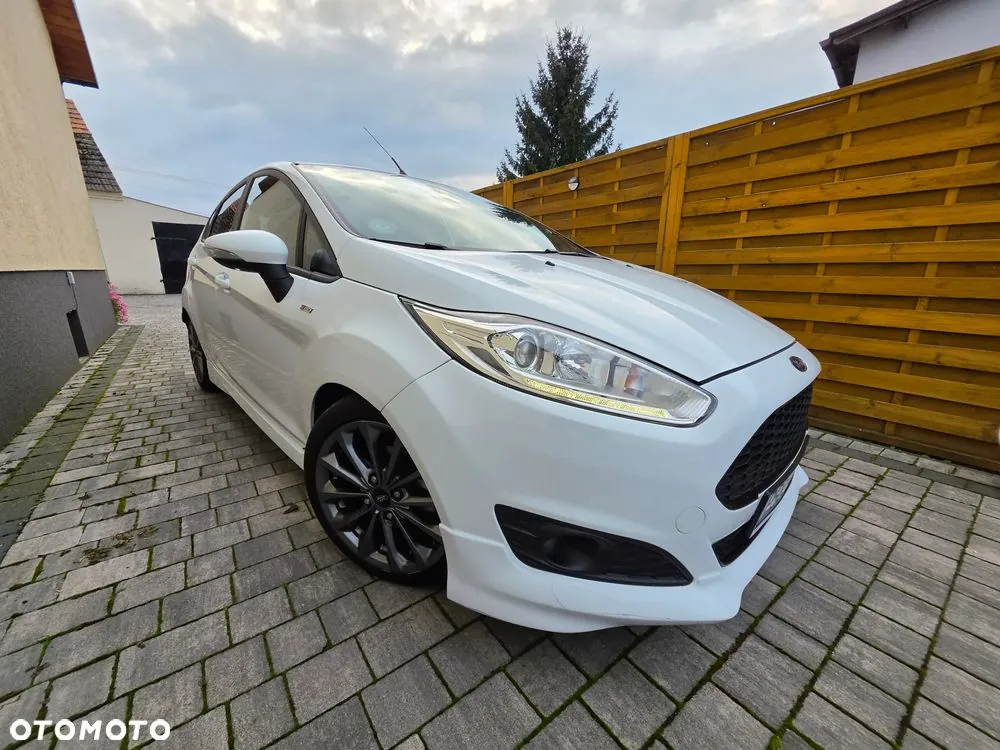 Ford Fiesta 2017 photo 2