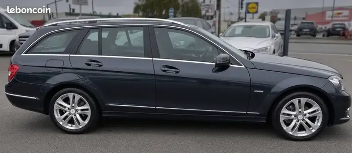 Mercedes-Benz C-Class 2011 photo 5