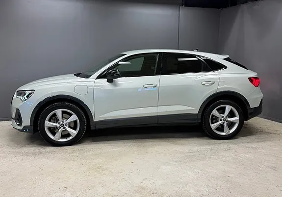 Audi Q3 2022 photo 3