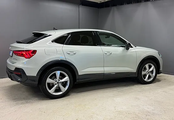 Audi Q3 2022 photo 5