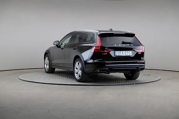 Volvo V60 Cross Country 2021 photo 2