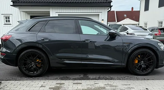 Audi E-Tron 2022 photo 2