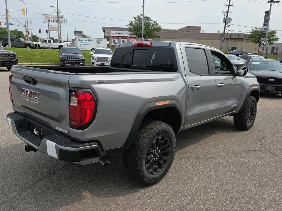 GMC Canyon 2026 photo 4
