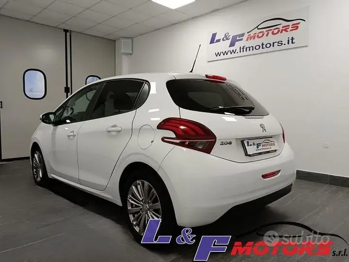 Peugeot 208 2019 photo 5