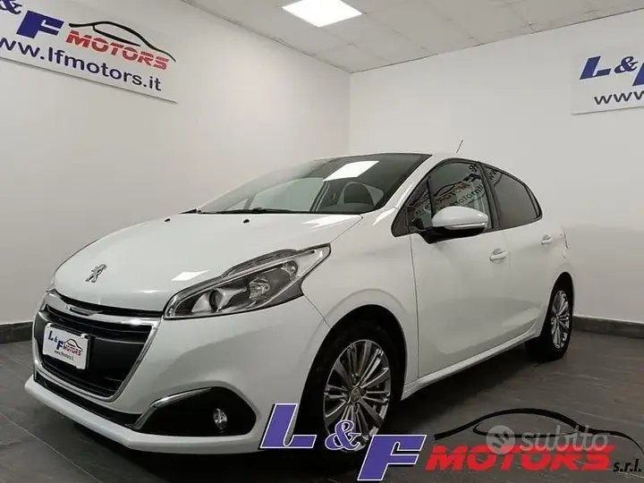 Peugeot 208 2019 photo 2