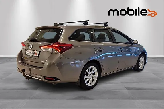 Toyota Auris 2018 photo 3