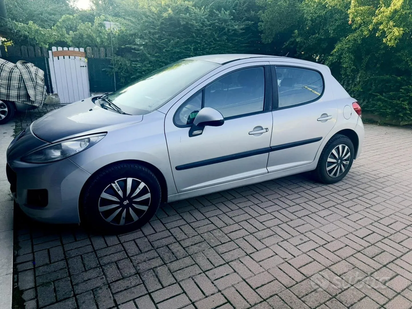Peugeot 207 2009 photo 3