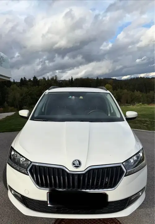 Skoda Fabia 2022 photo 3