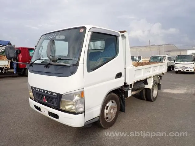 Mitsubishi Canter 2004 photo 2