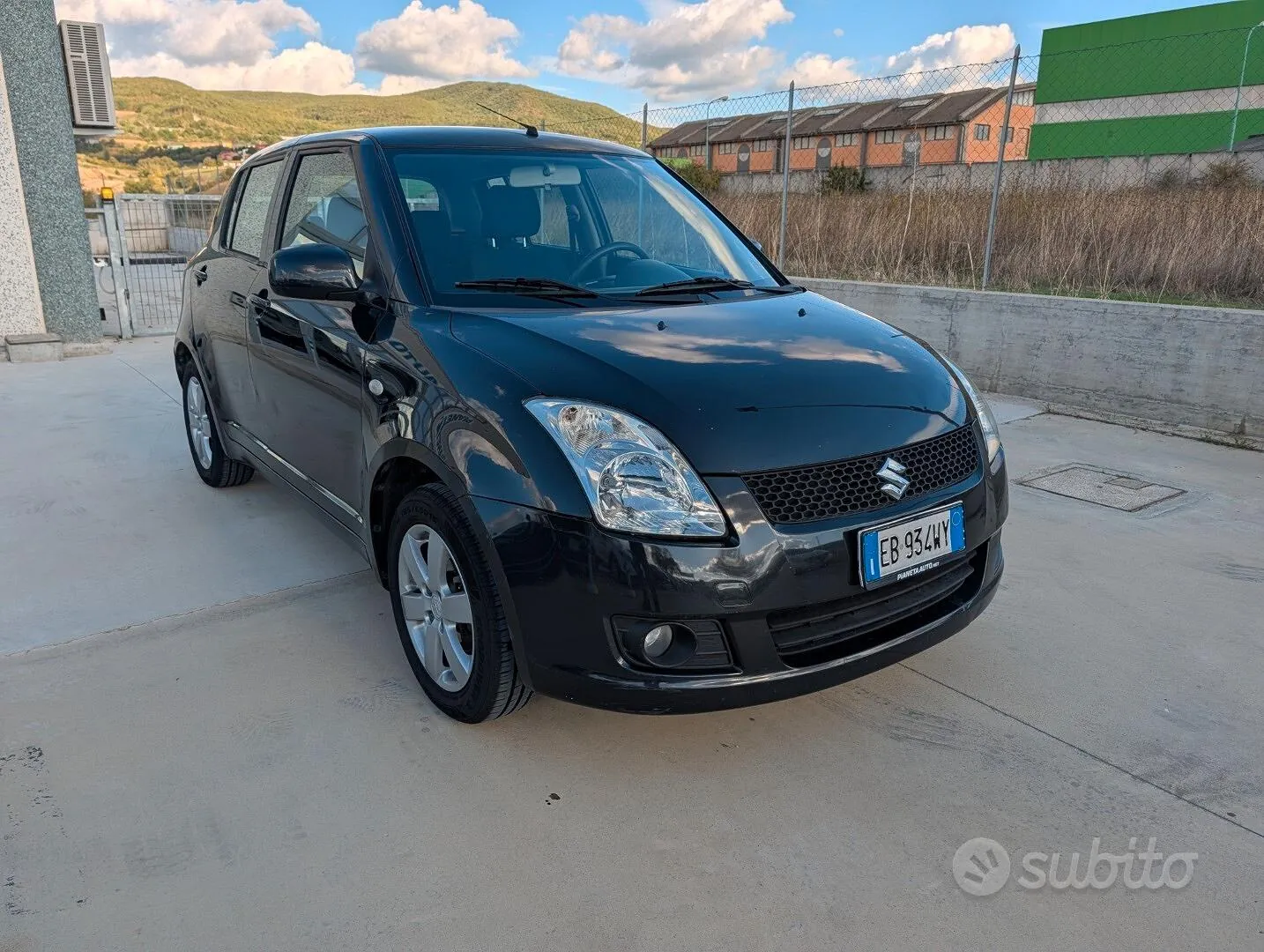 Suzuki Swift 2010 photo 3