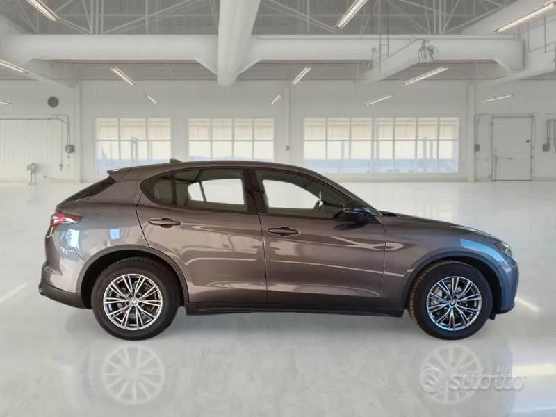 Alfa Romeo Stelvio 2023 photo 3