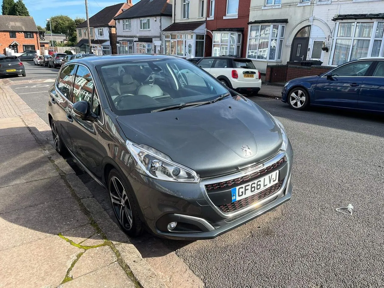 Peugeot 208 2016 photo 3