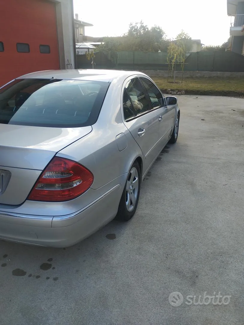 Mercedes-Benz E 2002 photo 2