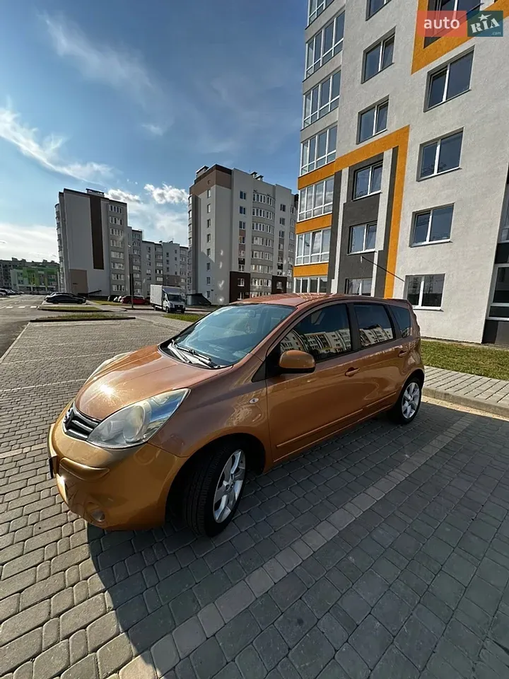 Nissan Note 2009 photo 4